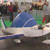 Die "Cri Cri". Ein französisches Kleinstflugzeug. Dies hier könnte sogar Maßstab 1:1 sein. obgleich es nach einem Modell aussieht.